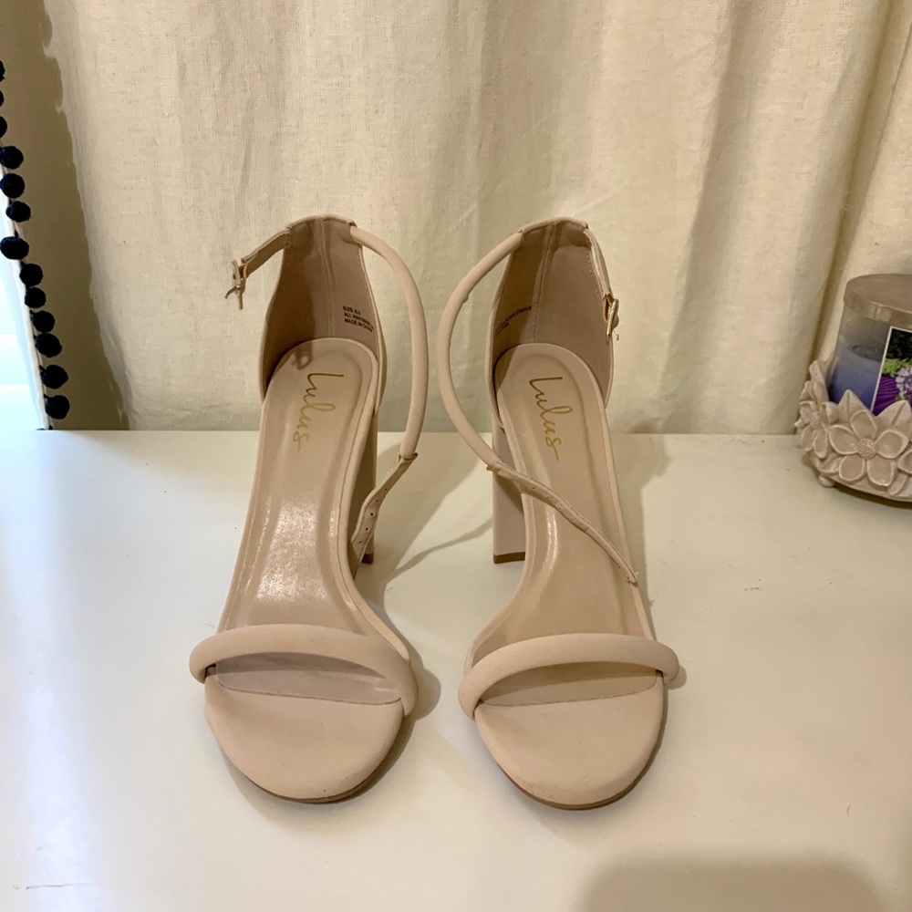 Lulus nude suede heels